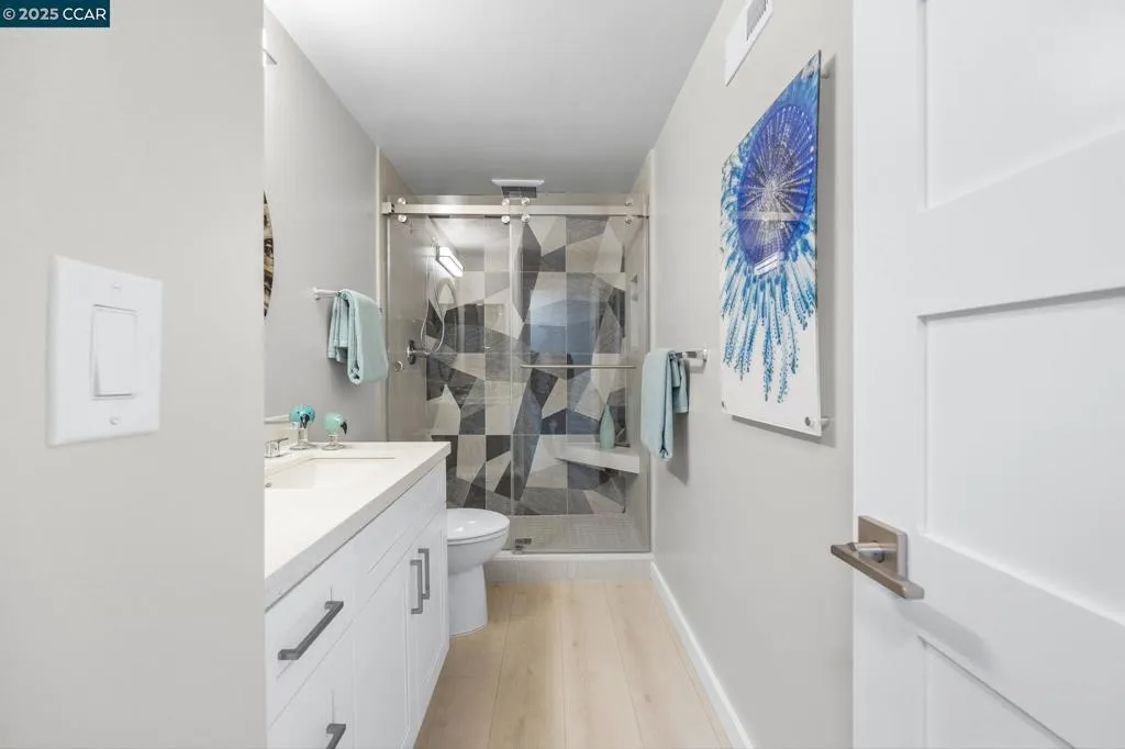 Walnut Creek, California 94595, United States, 2 Bedrooms Bedrooms, ,2 BathroomsBathrooms,Residential,Active,247387