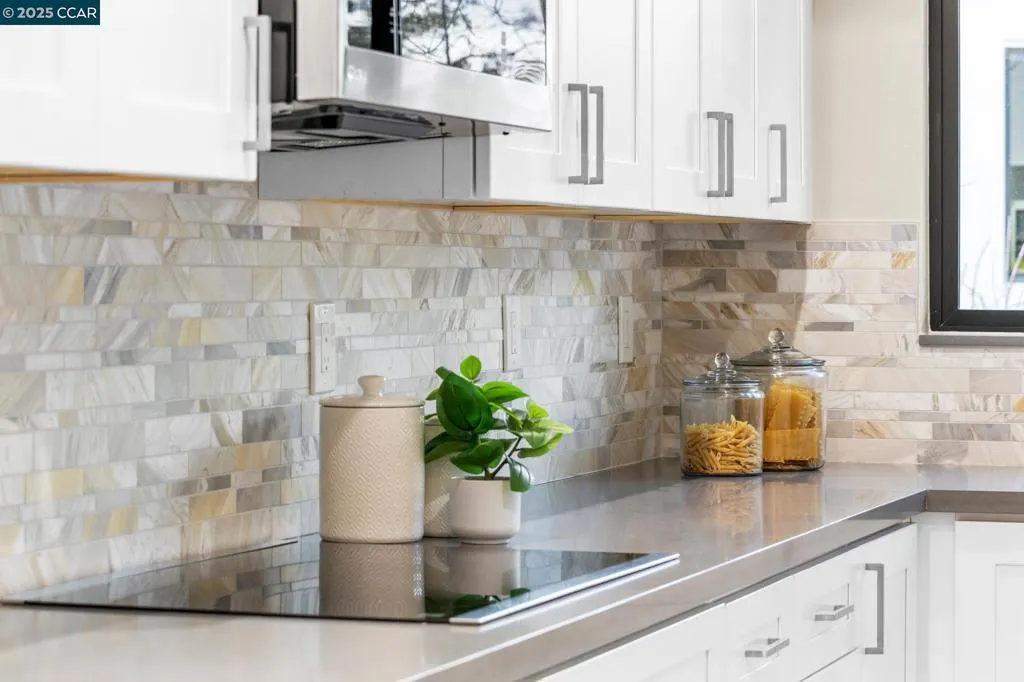 Walnut Creek, California 94595, United States, 2 Bedrooms Bedrooms, ,2 BathroomsBathrooms,Residential,Active,247387