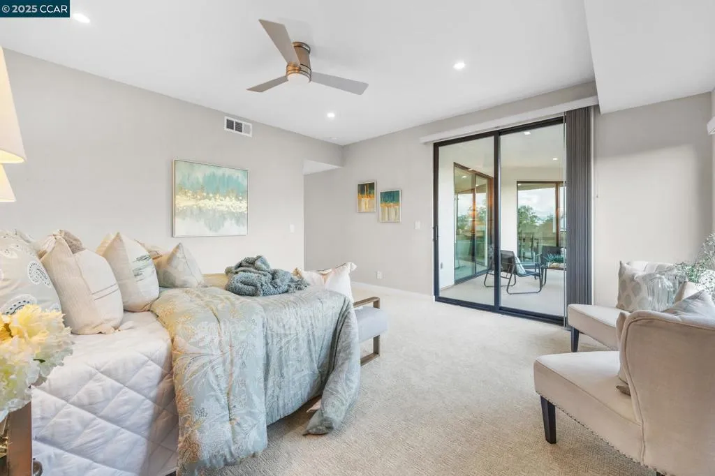 Walnut Creek, California 94595, United States, 2 Bedrooms Bedrooms, ,2 BathroomsBathrooms,Residential,Active,247387