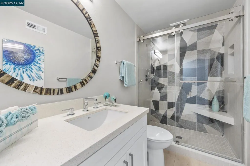 Walnut Creek, California 94595, United States, 2 Bedrooms Bedrooms, ,2 BathroomsBathrooms,Residential,Active,247387