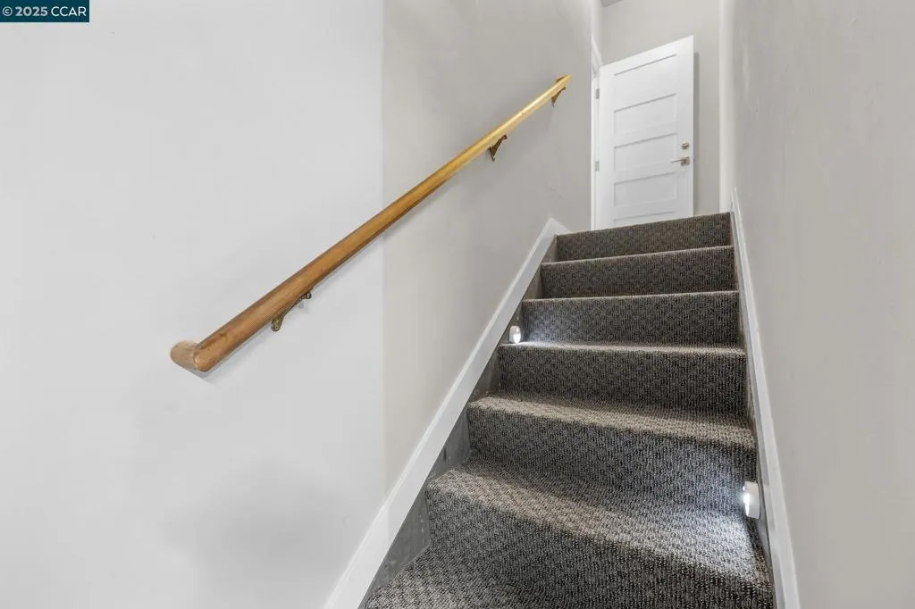 Walnut Creek, California 94595, United States, 2 Bedrooms Bedrooms, ,2 BathroomsBathrooms,Residential,Active,247387