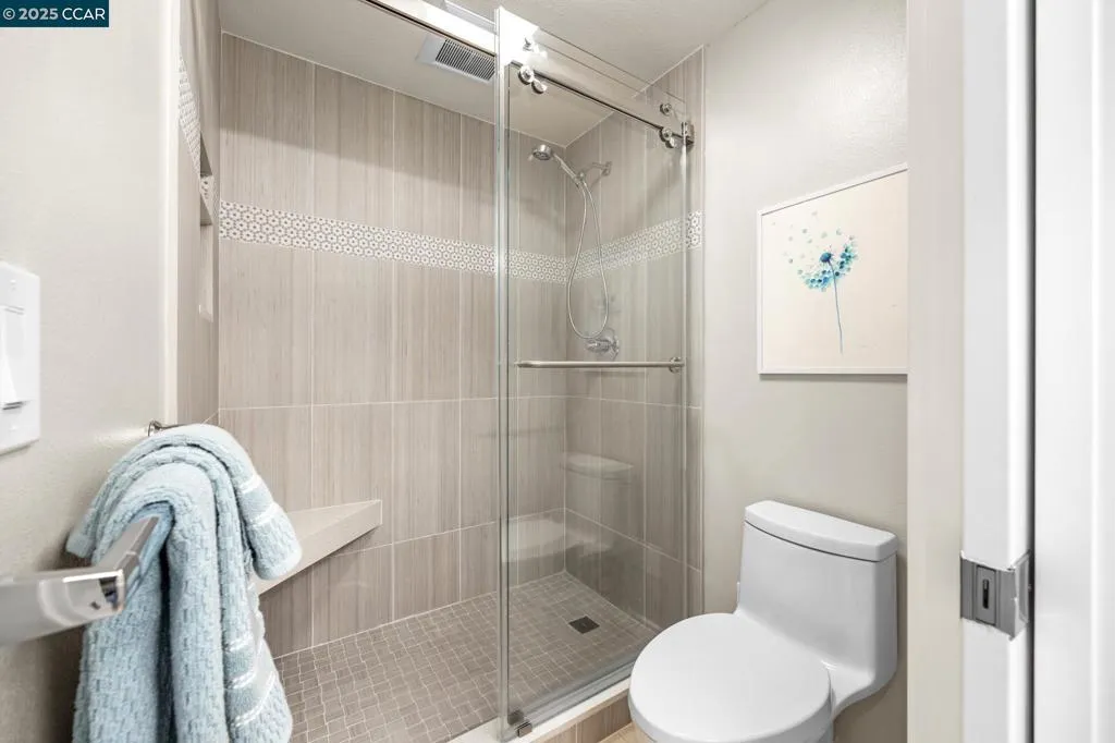 Walnut Creek, California 94595, United States, 2 Bedrooms Bedrooms, ,2 BathroomsBathrooms,Residential,Active,247387