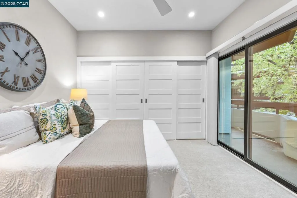 Walnut Creek, California 94595, United States, 2 Bedrooms Bedrooms, ,2 BathroomsBathrooms,Residential,Active,247387