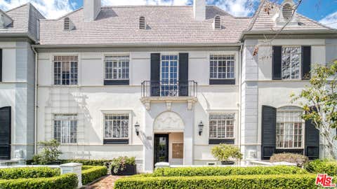 Photo of 153 S Camden Drive #F, Beverly Hills, CA 90212 (MLS # 26875463)