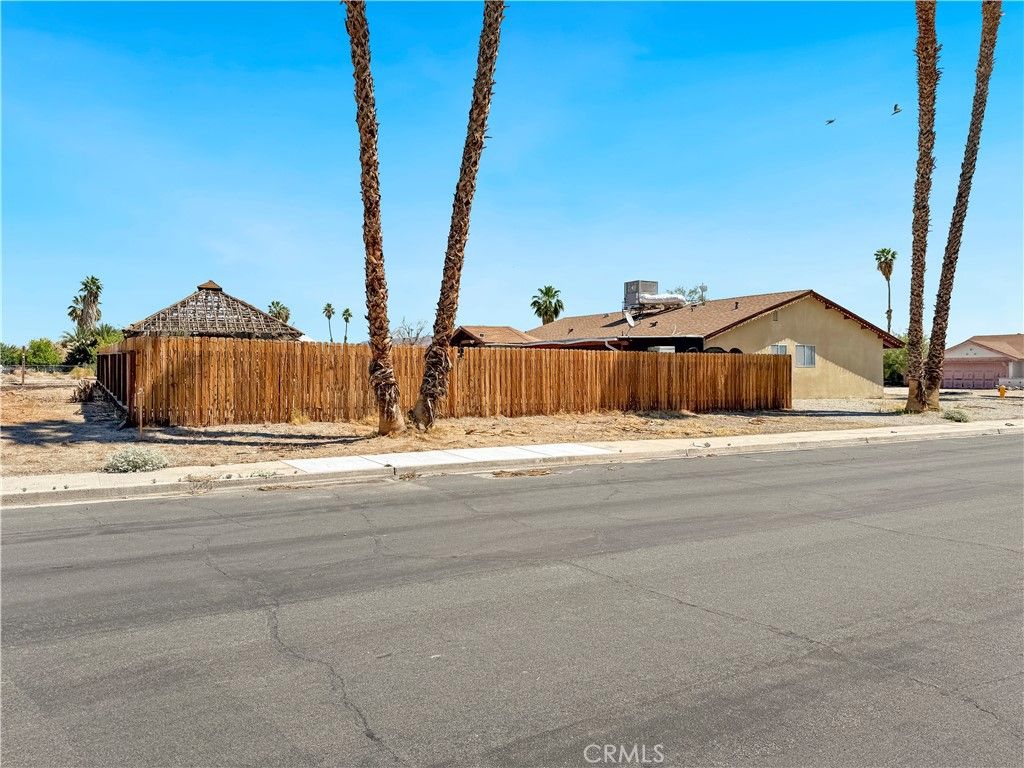 listing image 130724269088522976622