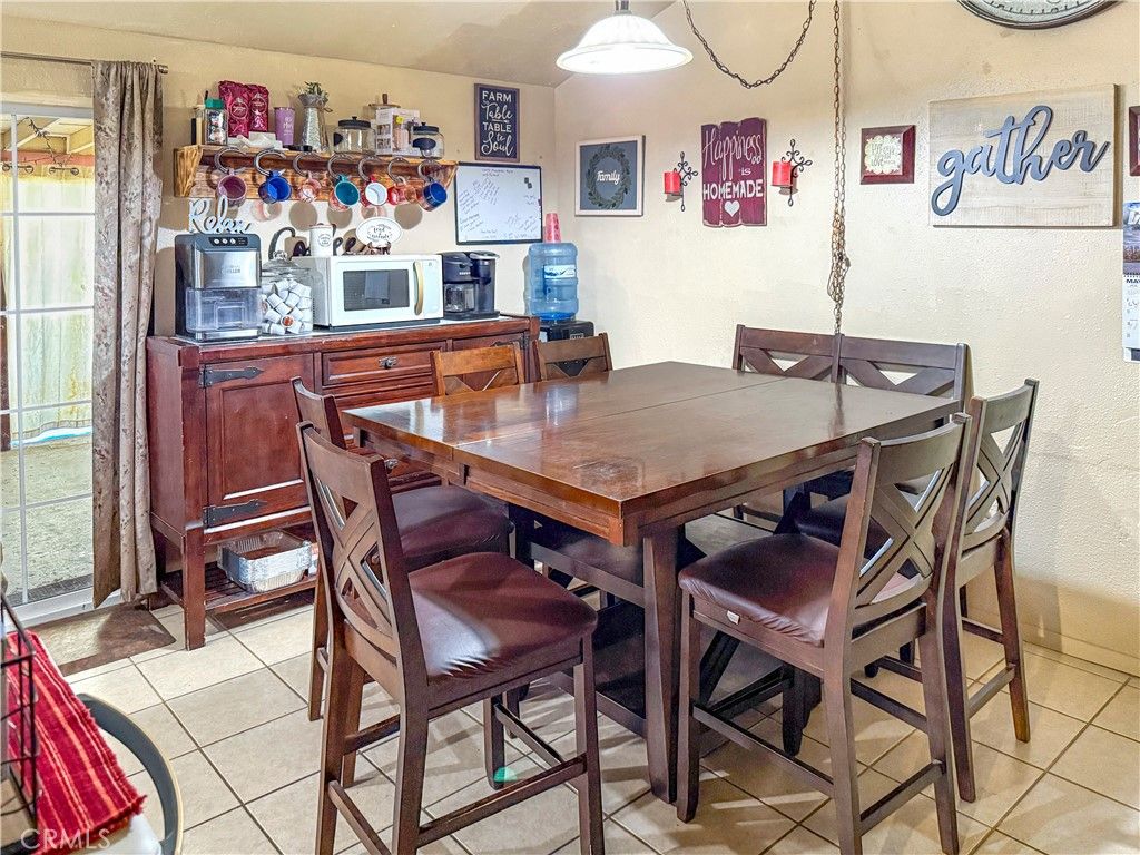 listing image 130723571741616900460
