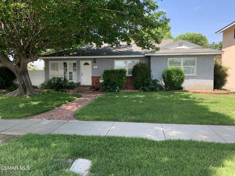 Photo of 7431 Cozycroft Avenue, Winnetka, CA 91306 (MLS # 226000991)