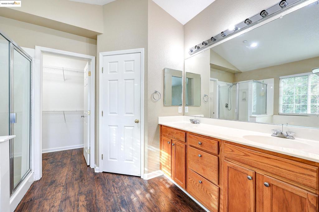 BRENTWOOD - Residential Lease