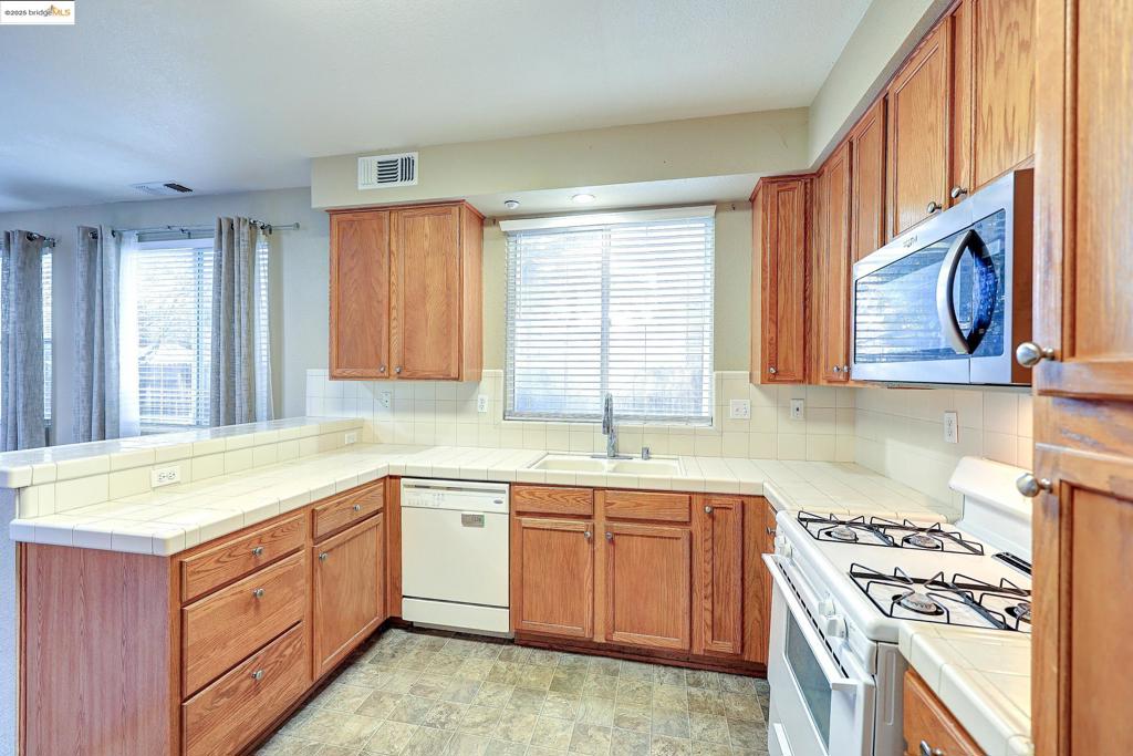 BRENTWOOD - Residential Lease