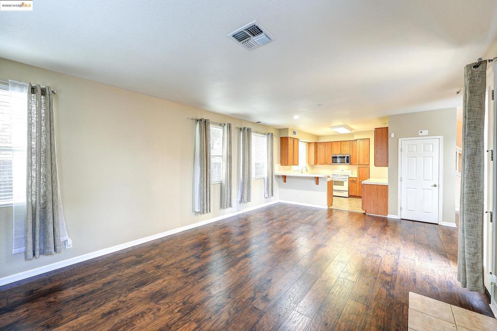 BRENTWOOD - Residential Lease