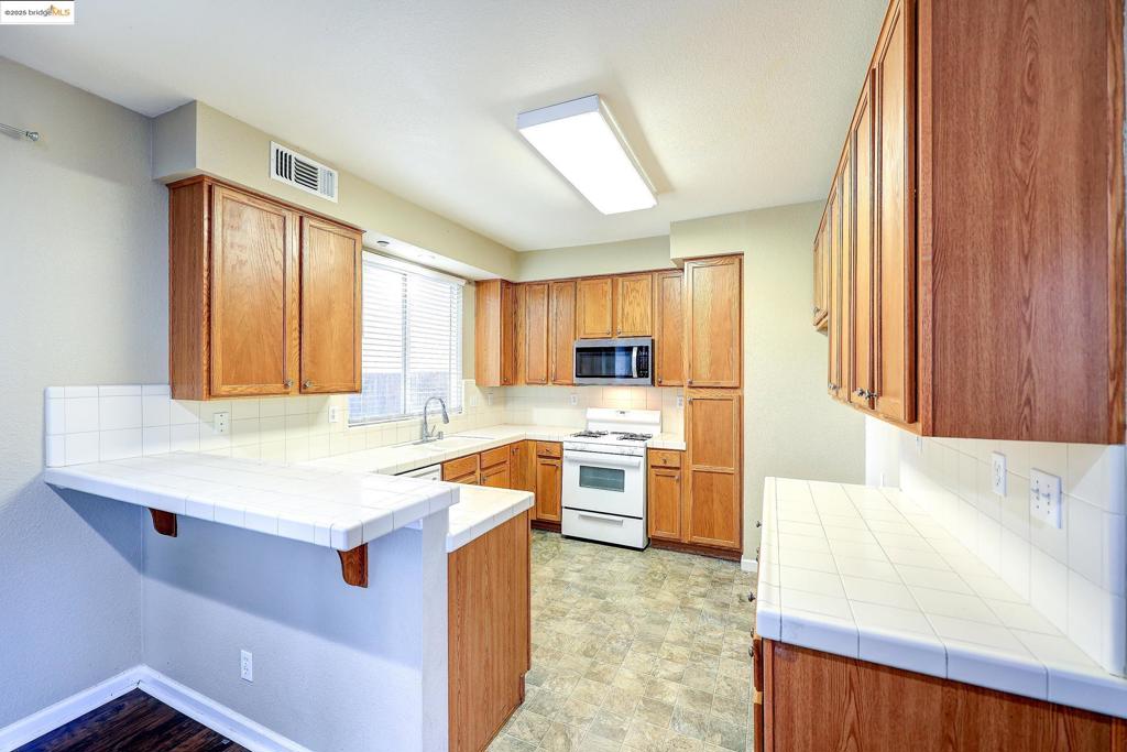 BRENTWOOD - Residential Lease