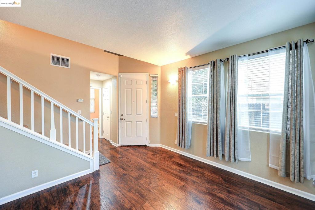 BRENTWOOD - Residential Lease