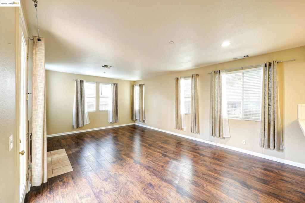 BRENTWOOD - Residential Lease