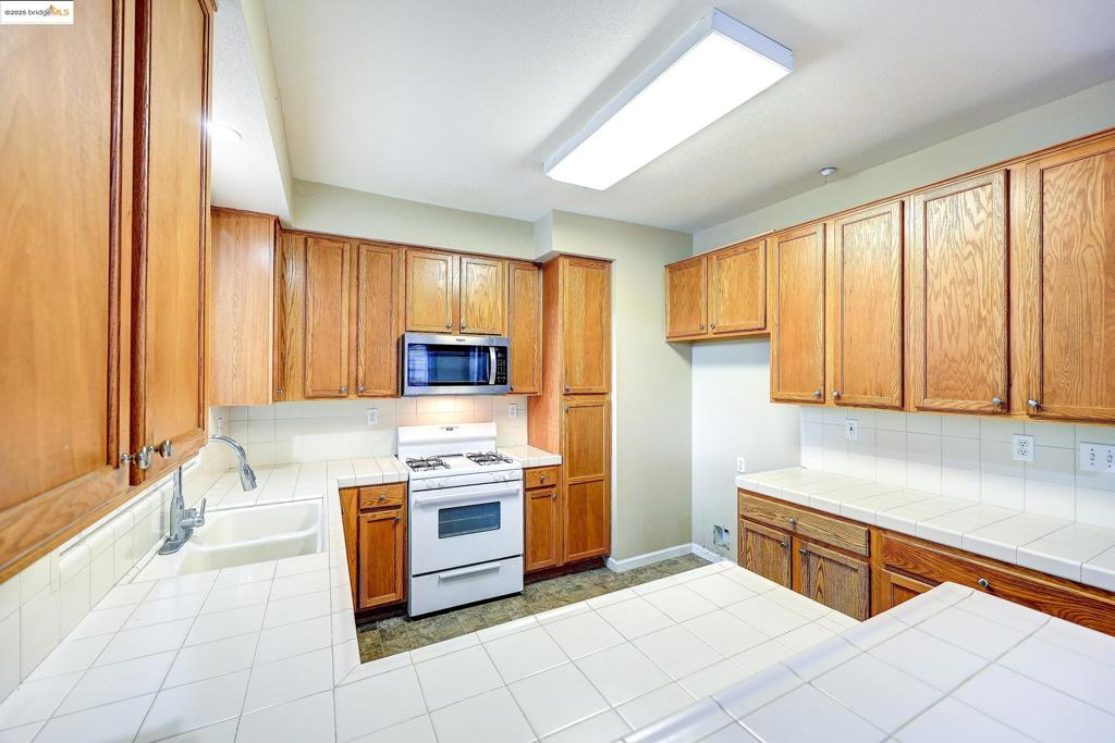 BRENTWOOD - Residential Lease