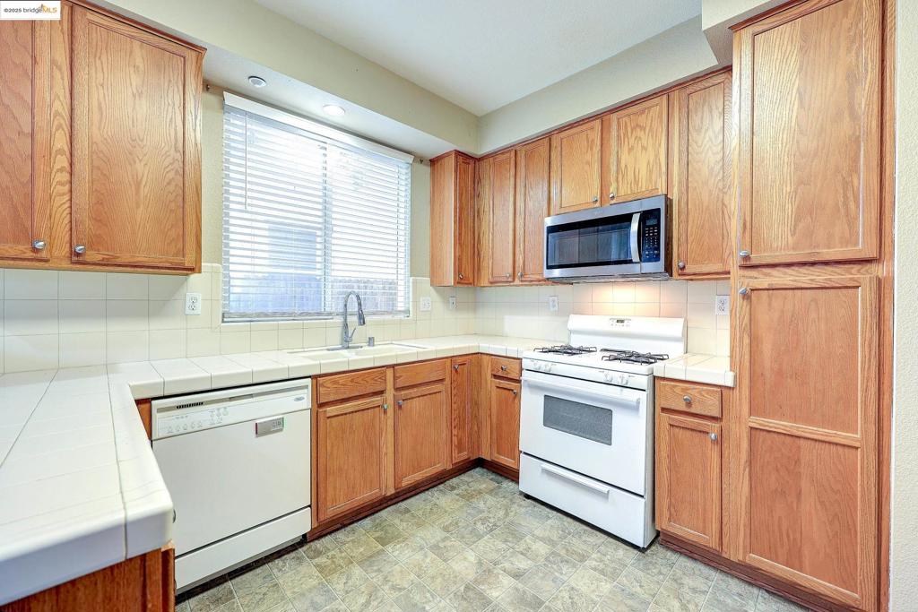 BRENTWOOD - Residential Lease