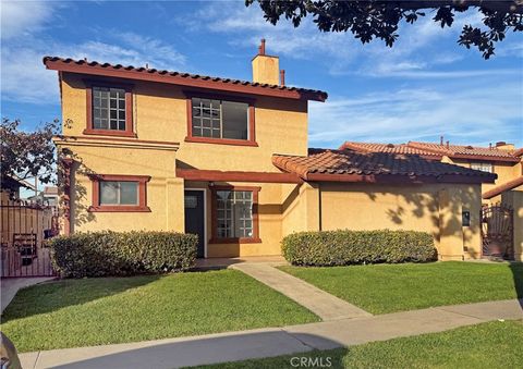 7815 Howe Street A Paramount CA 90723