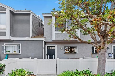 Photo of 19 Briarwood Lane #66, Aliso Viejo, CA 92656 (MLS # OC25229109)