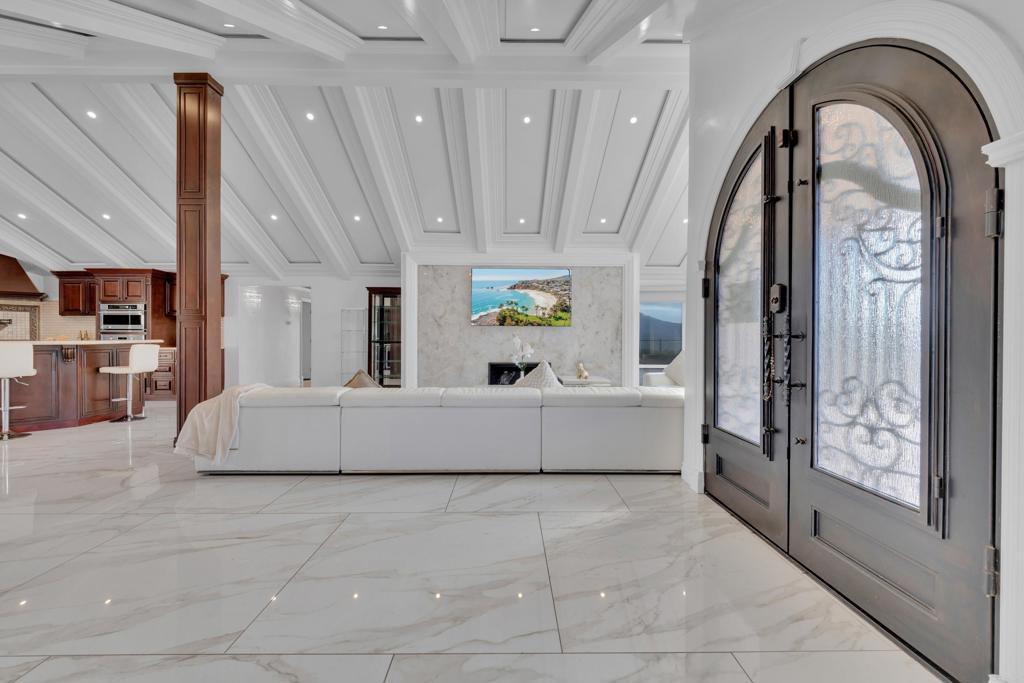 1426 Hidden Mesa View Drive