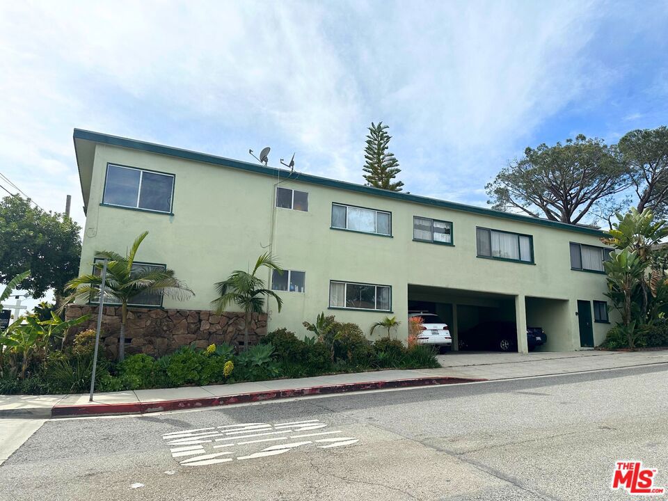 649 Ocean Park Boulevard