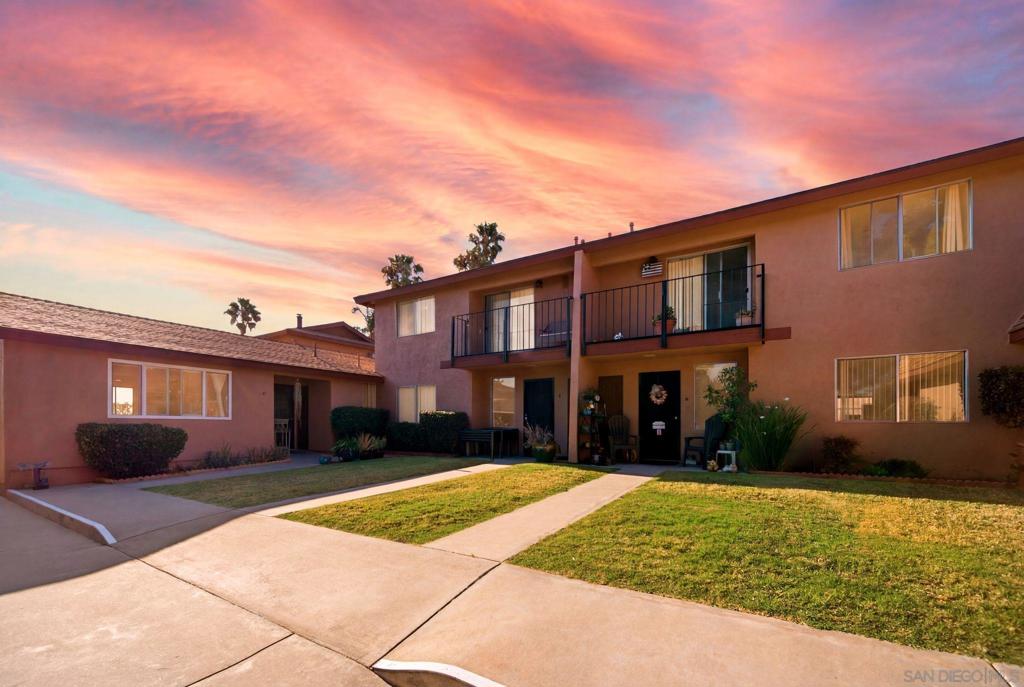 932 Regal Rd