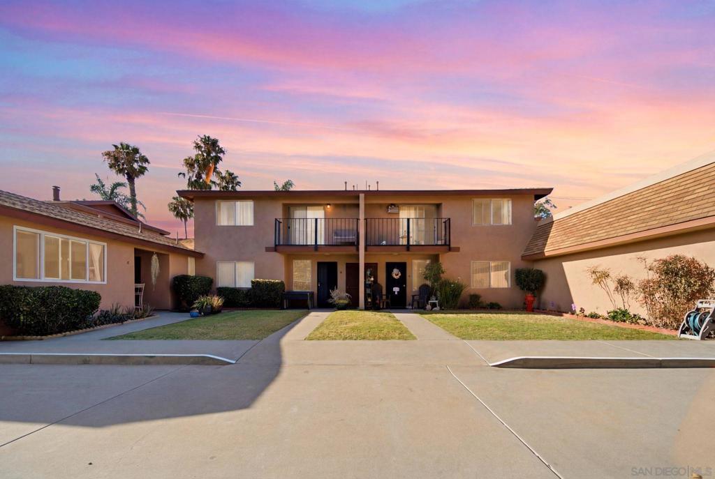 932 Regal Rd