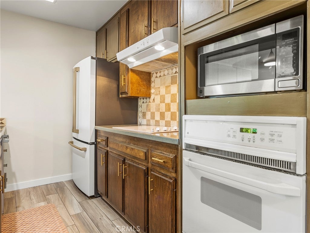 10240 Camarillo Street 208