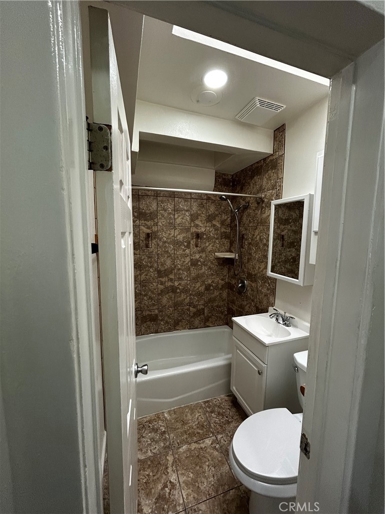 Wrigley Area (WR) - Residential Lease