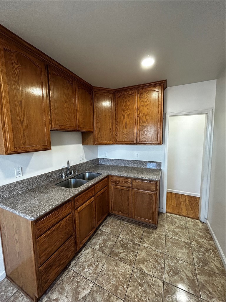 Wrigley Area (WR) - Residential Lease