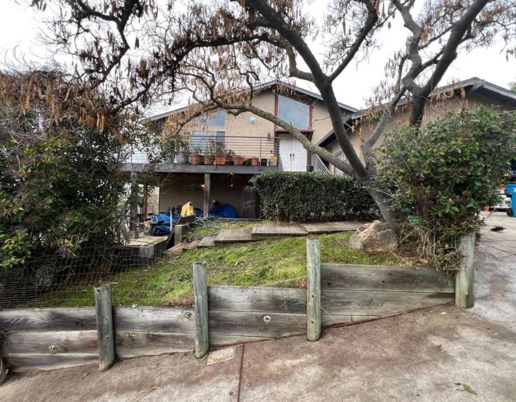 Photo of 10116 Vista Valle Court, San Jose, CA 95127 (MLS # ML82026252)