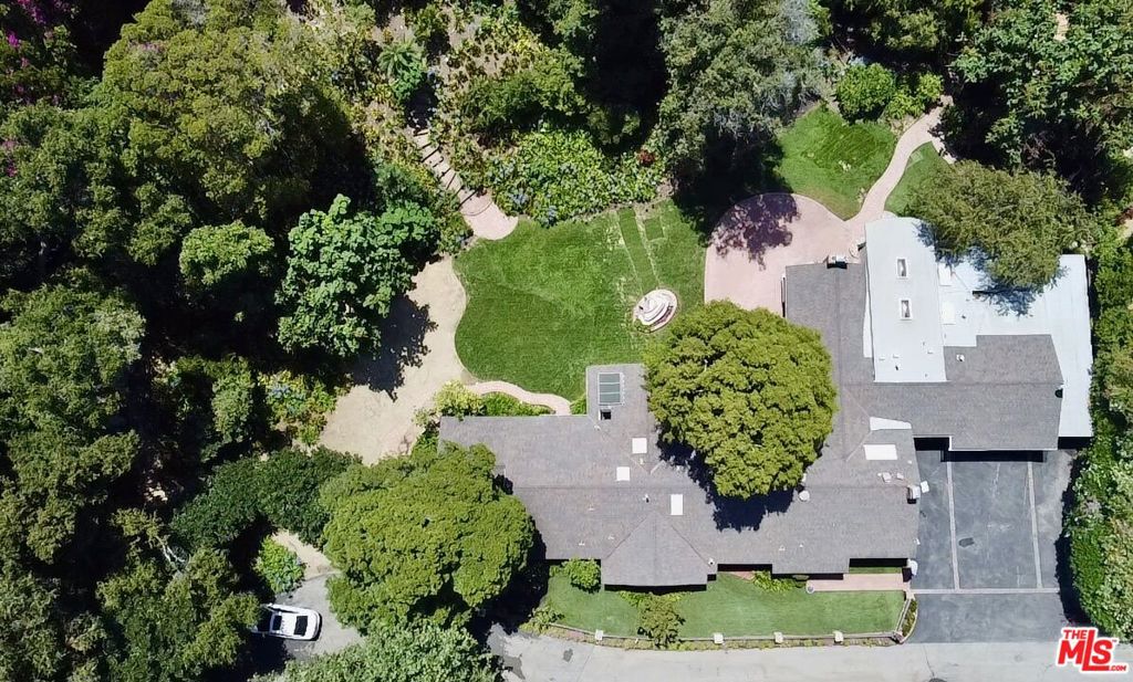 1754 Mandeville Canyon Road
