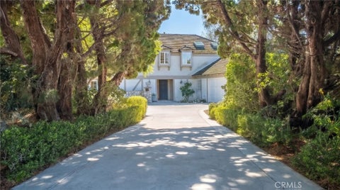 Photo of 29 Lunada Bay Plz Plz, Palos Verdes Estates, CA 90274 (MLS # PV26223546)