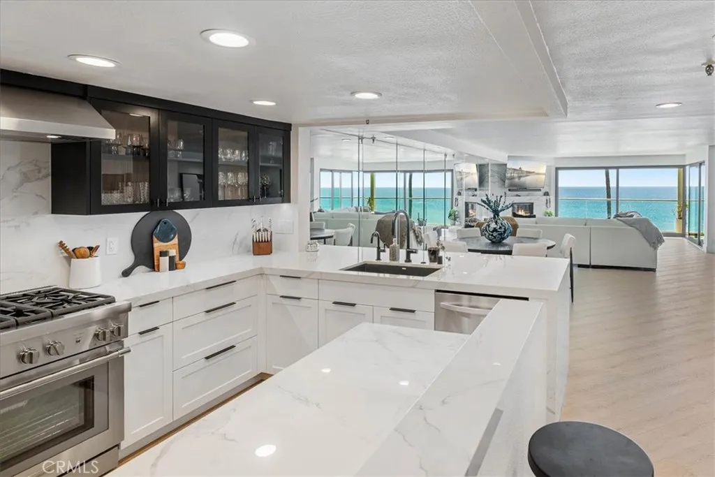 San Clemente, California 92672, United States, 2 Bedrooms Bedrooms, ,3 BathroomsBathrooms,Residential,Active,184157