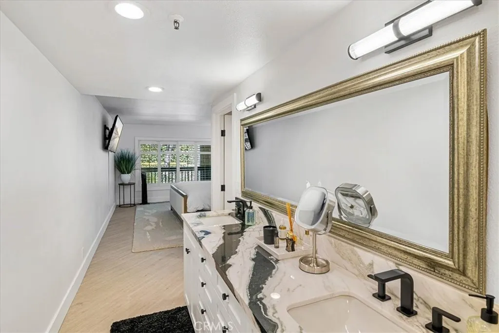 San Clemente, California 92672, United States, 2 Bedrooms Bedrooms, ,3 BathroomsBathrooms,Residential,Active,184157