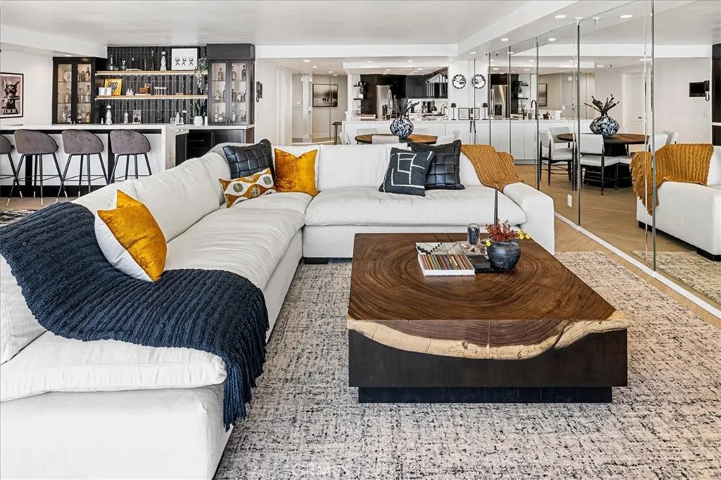 San Clemente, California 92672, United States, 2 Bedrooms Bedrooms, ,3 BathroomsBathrooms,Residential,Active,184157