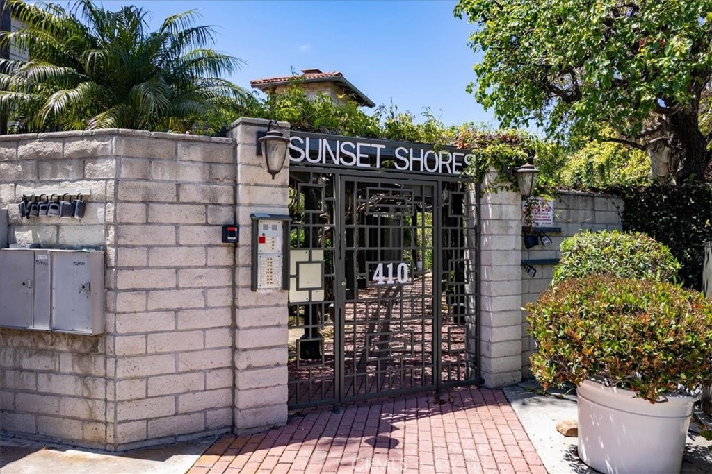 Sunset Shores (SO) - Residential Lease