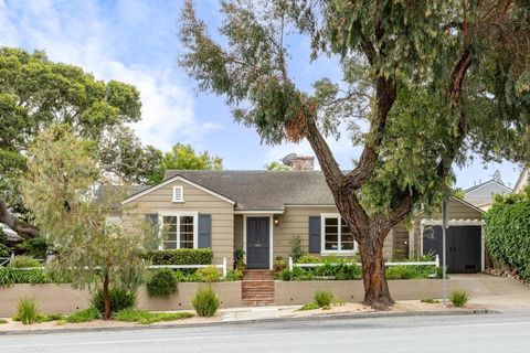 Photo of 665 Pine Avenue, Pacific Grove, CA 93950 (MLS # ML82048664)