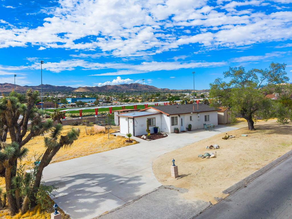 56575 Sunnyslope Drive