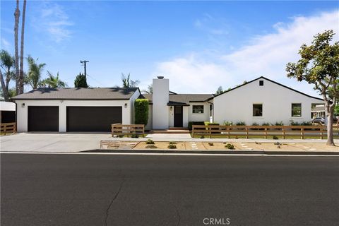 Photo of 2190 Gondar Avenue, Long Beach, CA 90815 (MLS # OC26046389)