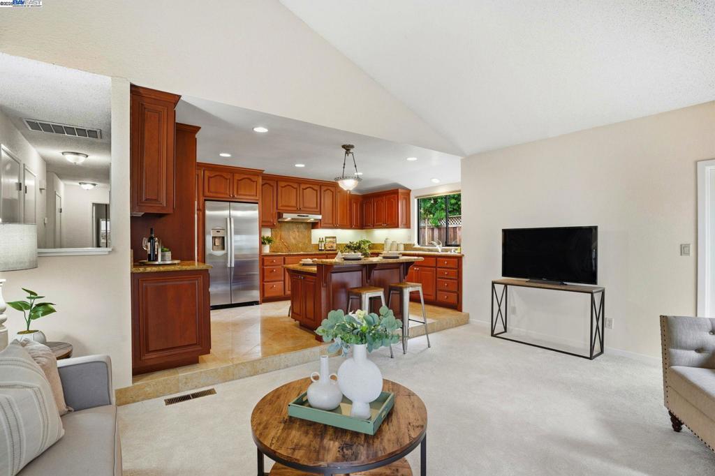 HIGHLAND OAKS - Residential