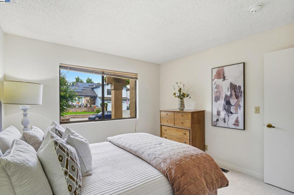 HIGHLAND OAKS - Residential