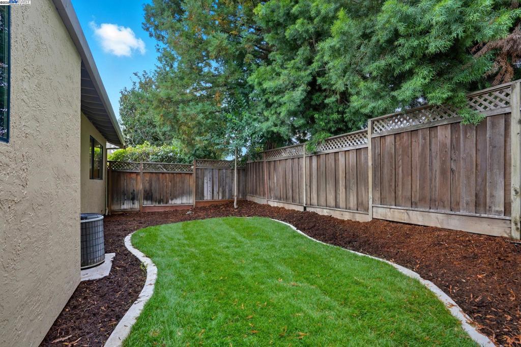 HIGHLAND OAKS - Residential