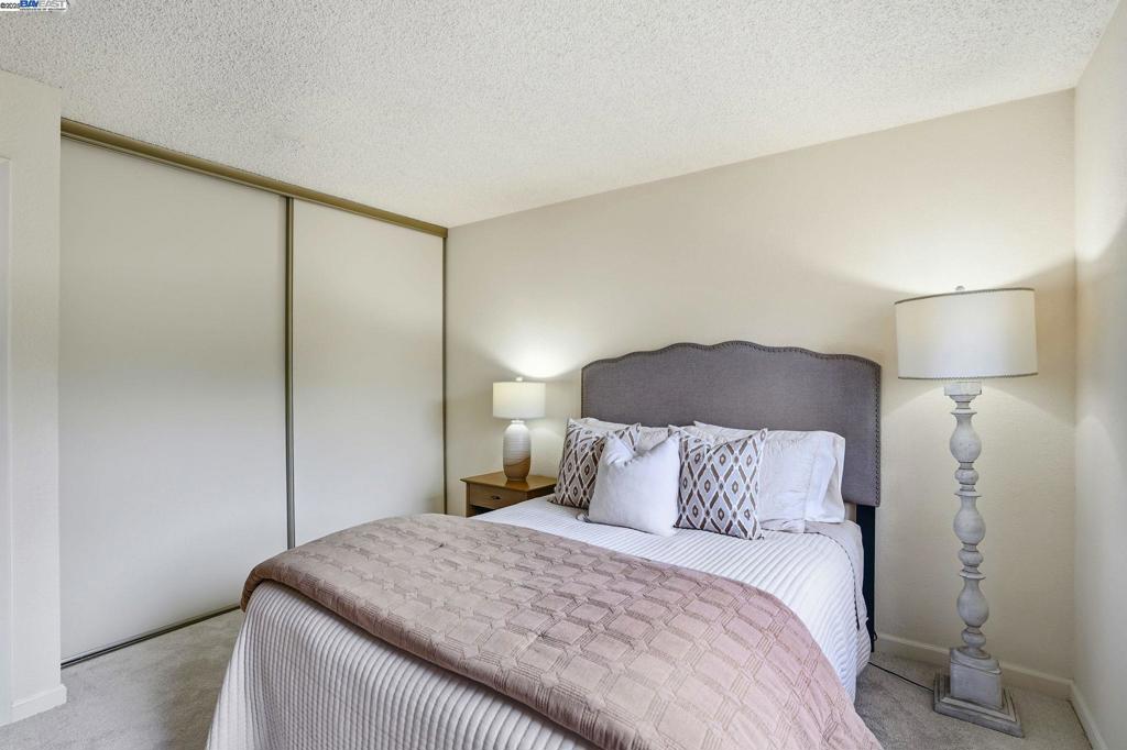 HIGHLAND OAKS - Residential