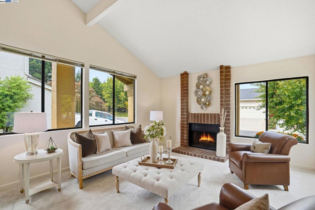 HIGHLAND OAKS - Residential