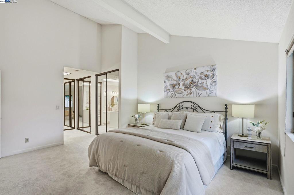HIGHLAND OAKS - Residential