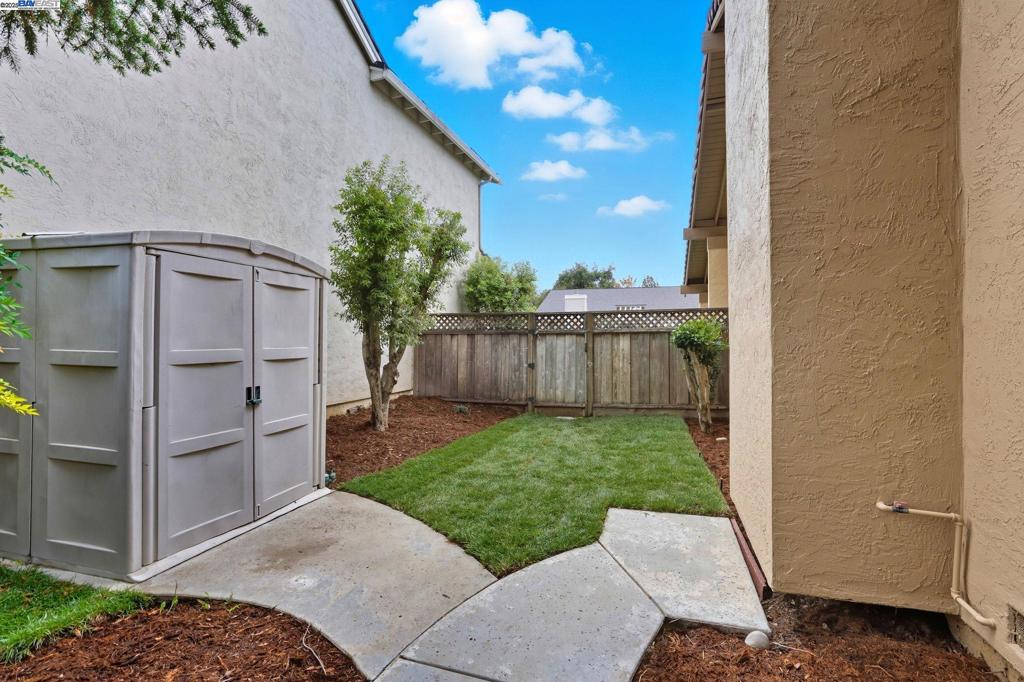 HIGHLAND OAKS - Residential