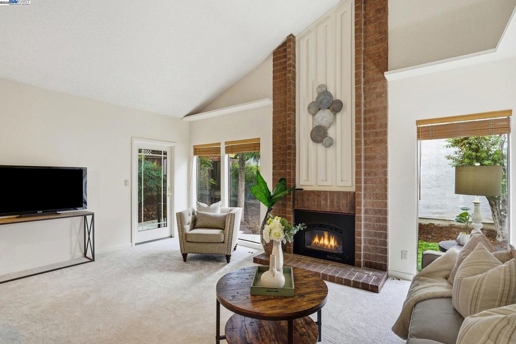 HIGHLAND OAKS - Residential