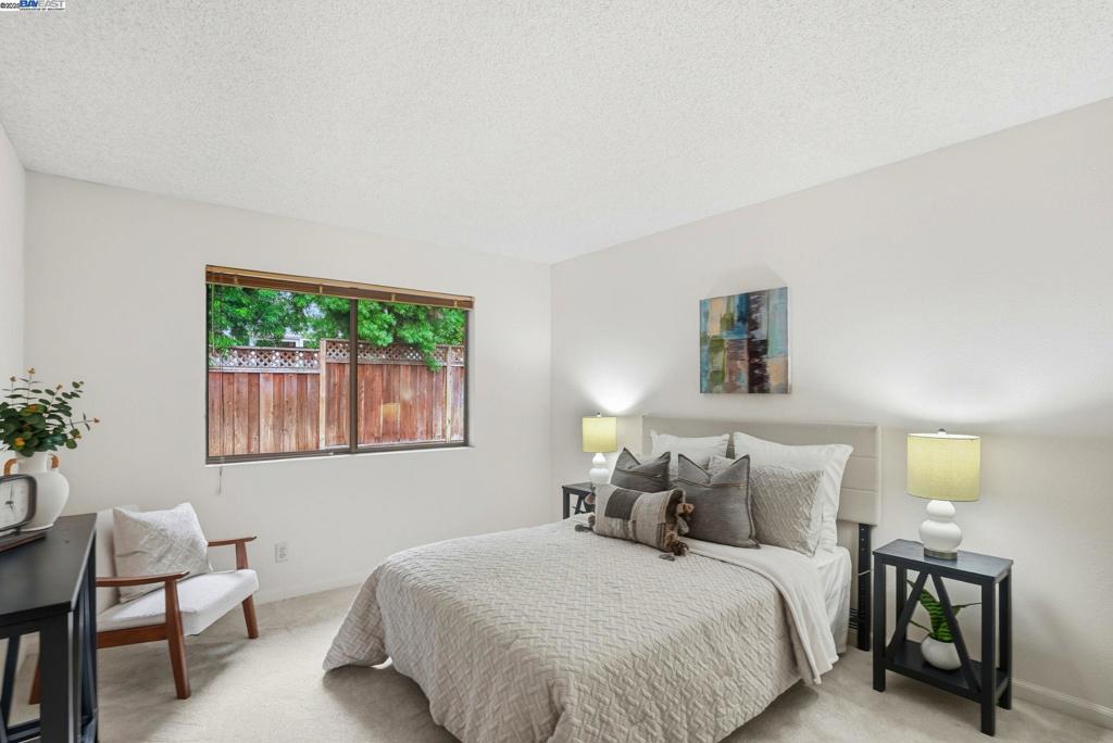 HIGHLAND OAKS - Residential