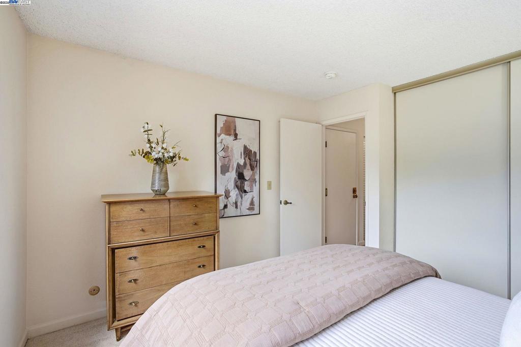 HIGHLAND OAKS - Residential