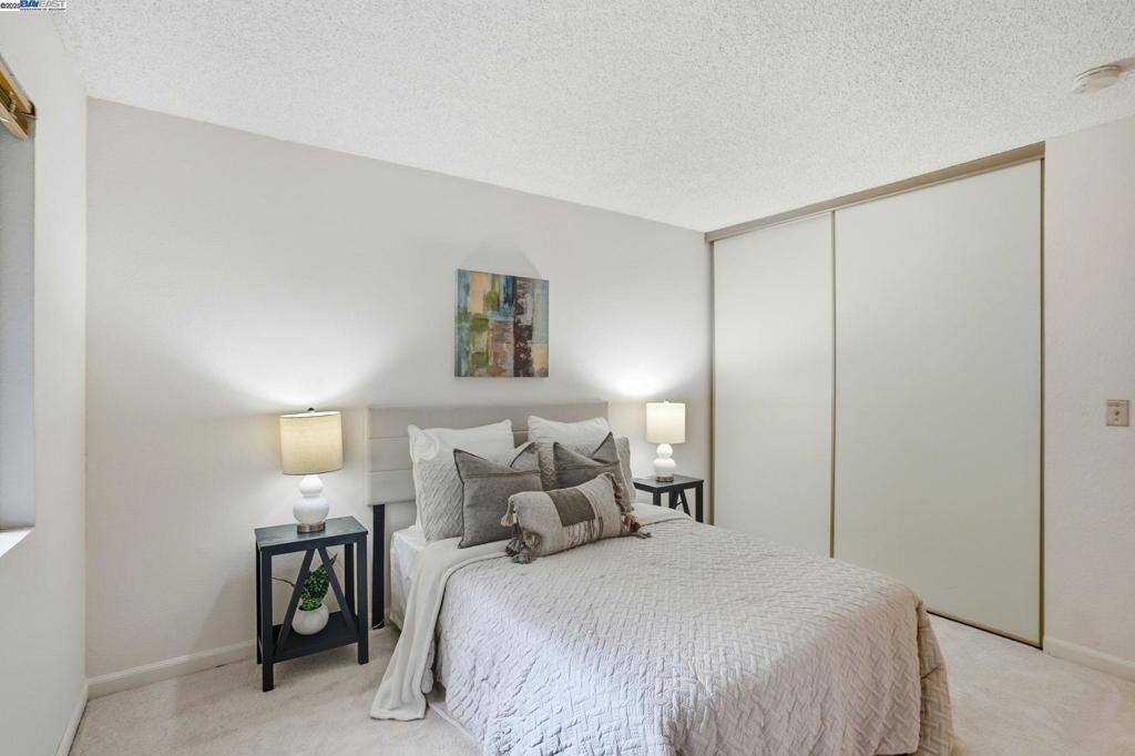 HIGHLAND OAKS - Residential
