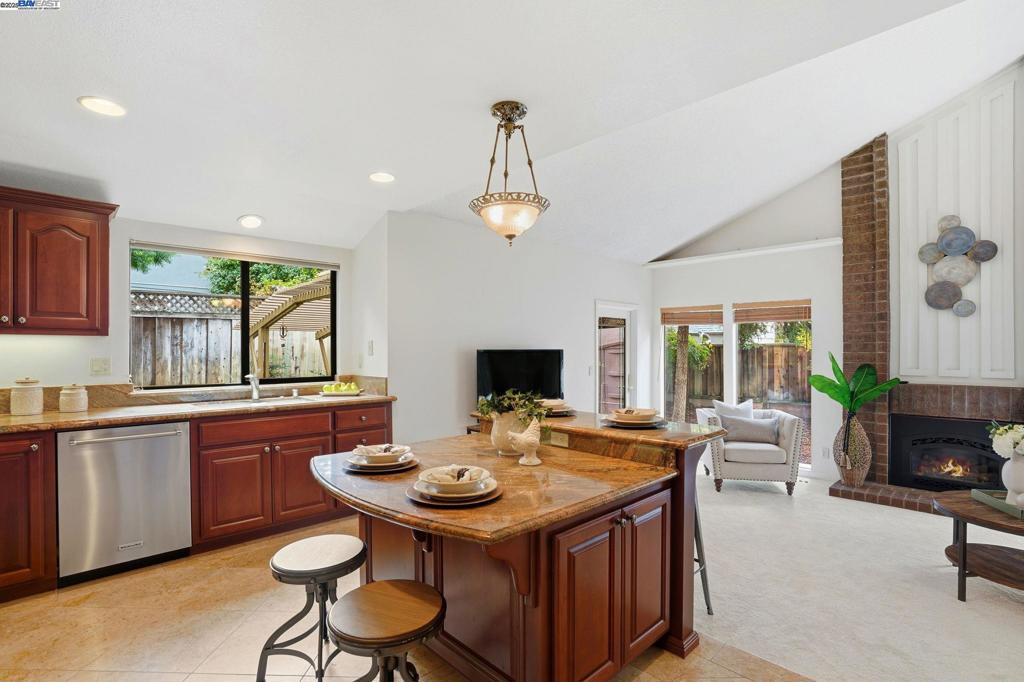 HIGHLAND OAKS - Residential